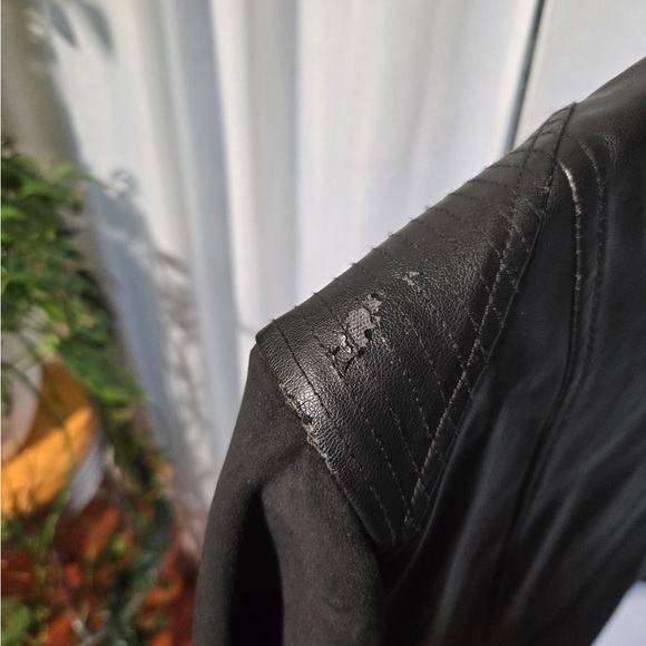 Kenneth Cole New York Black Faux Leather Jacket Full Zip Gold Tone Zipper Sz XL - Picture 3 of 4